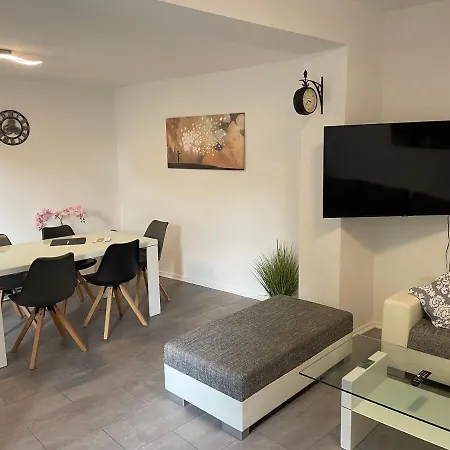Апартаменты Grosse Moderne Ferienwohnung, Ruhige Innenstadtlage *