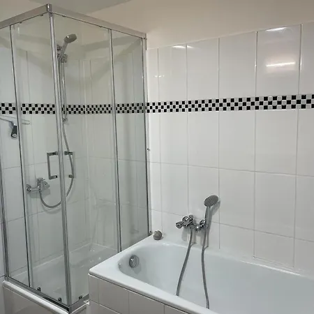 Grosse Stadtwohnung, Modern Und Zentral Gelegen Apartamento Kassel