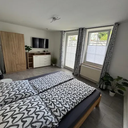 Grosse Moderne Ferienwohnung, Ruhige Innenstadtlage Апартаменты Кассель